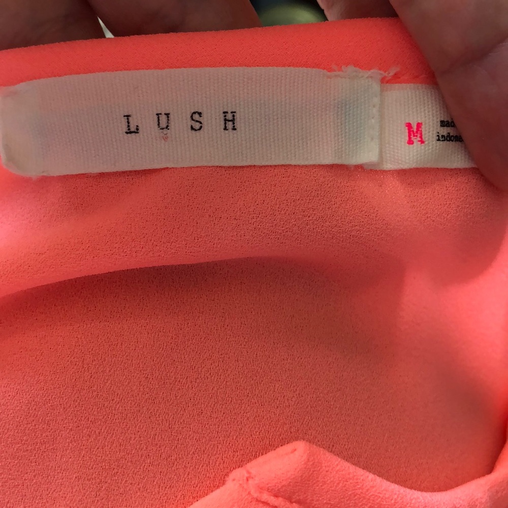 Lush sleeveless top - Picture 3 of 3